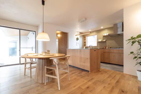 三重県｜設計士が自宅に選ぶ「DOAX」ガラス戸・開き戸・折れ戸