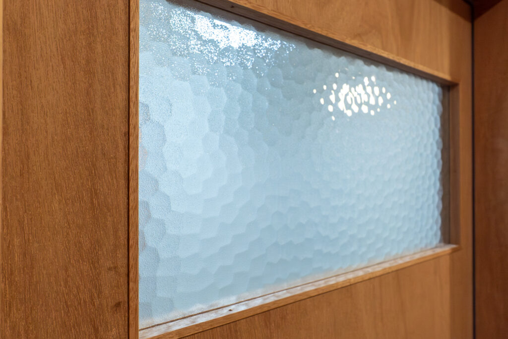 三重県｜設計士が自宅に選ぶ「DOAX」ガラス戸・開き戸・折れ戸