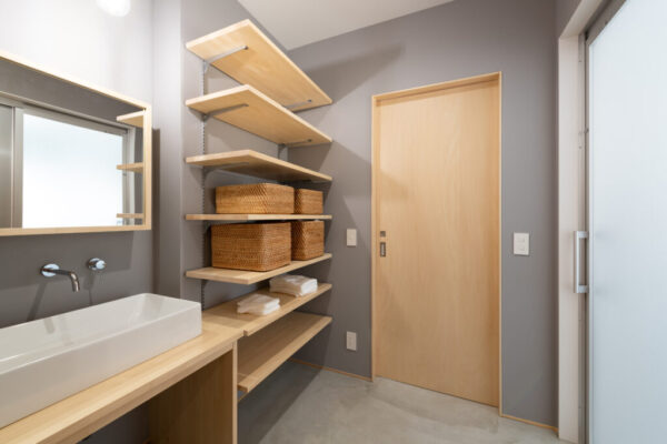 大分県|シナ材で魅せる普遍的な美しさ「DOAX」片引き戸