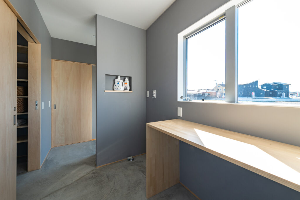 大分県|シナ材で魅せる普遍的な美しさ「DOAX」片引き戸